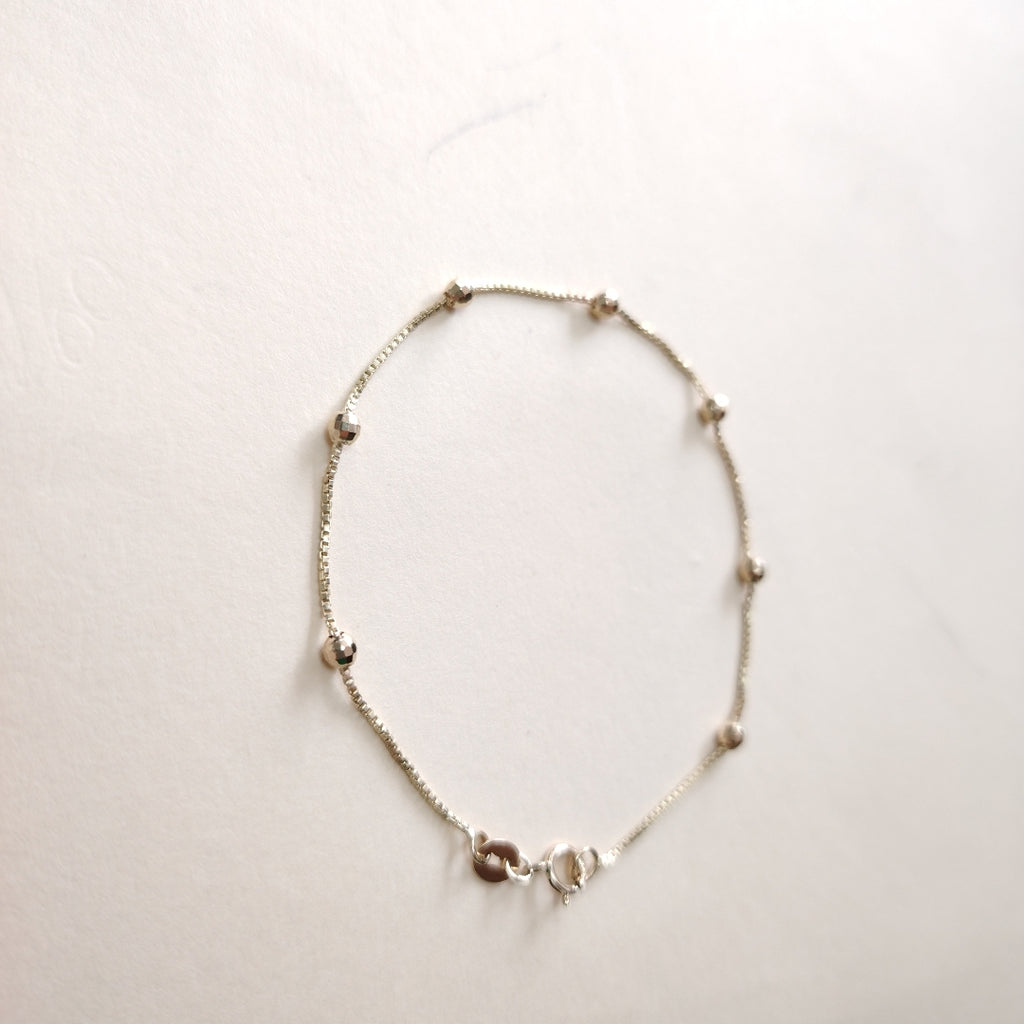 PULSERA ESPECIAL CON BOLITAS 14K 18 CM 1.4 GR (NUEVO)