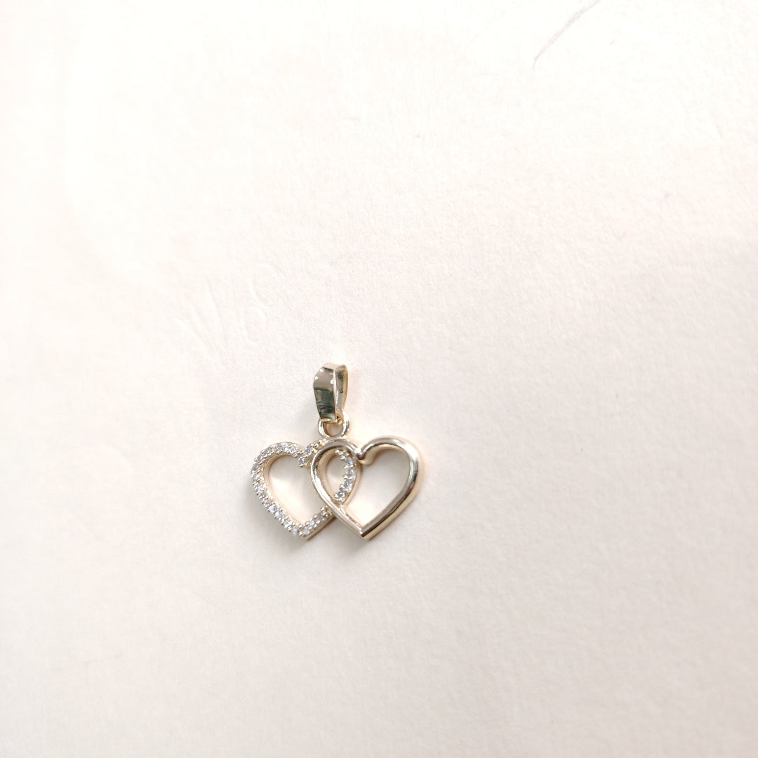DIJE TEJIDO DOS CORAZONES CON CIRCONIAS 14K 1.4 GR (NUEVO)