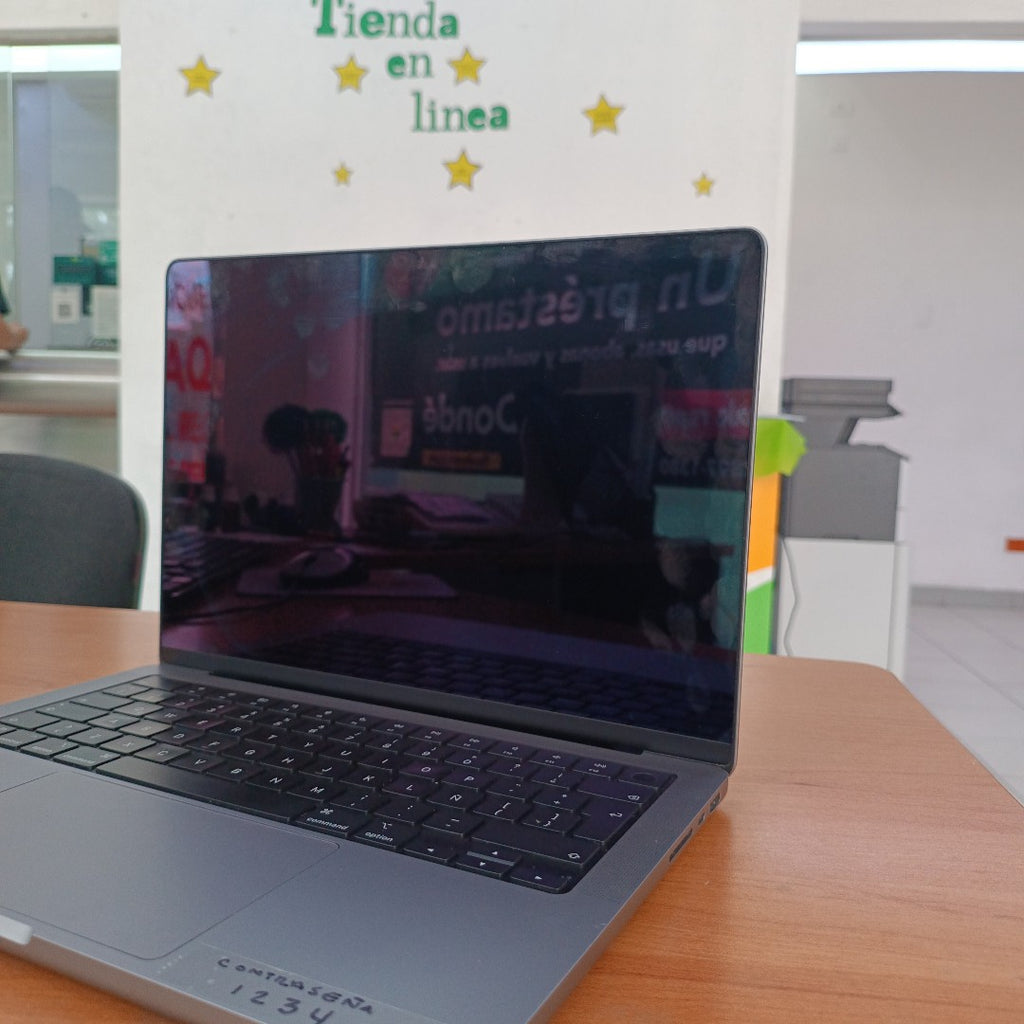 LAPTOP APPLE MACBOOK PRO 14" 2021 3.2 A2442 (8 CPU/14 GPU) 512 GB SSD 16 GB RAM (SEMINUEVO)