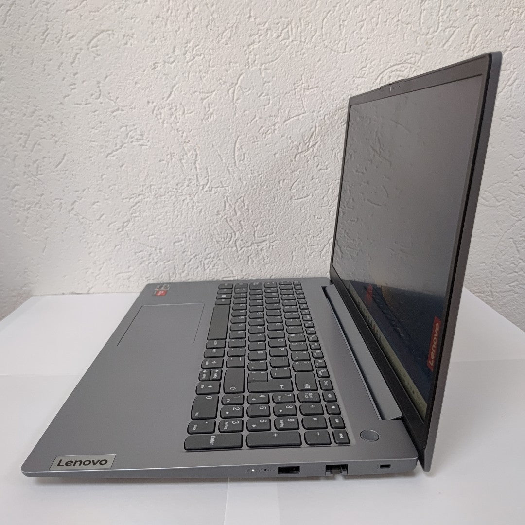 LAPTOP LENOVO V15 G4 AMN (2025) 512 GB SSD 16 GB RAM (SEMINUEVO)