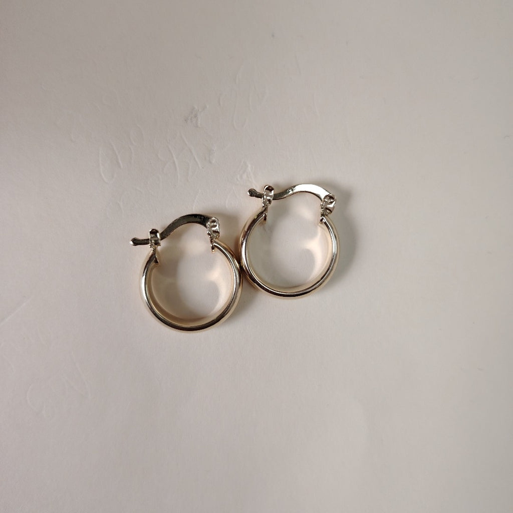 ARETES ARRACADA LISA 14K 1.8 GR (NUEVO)