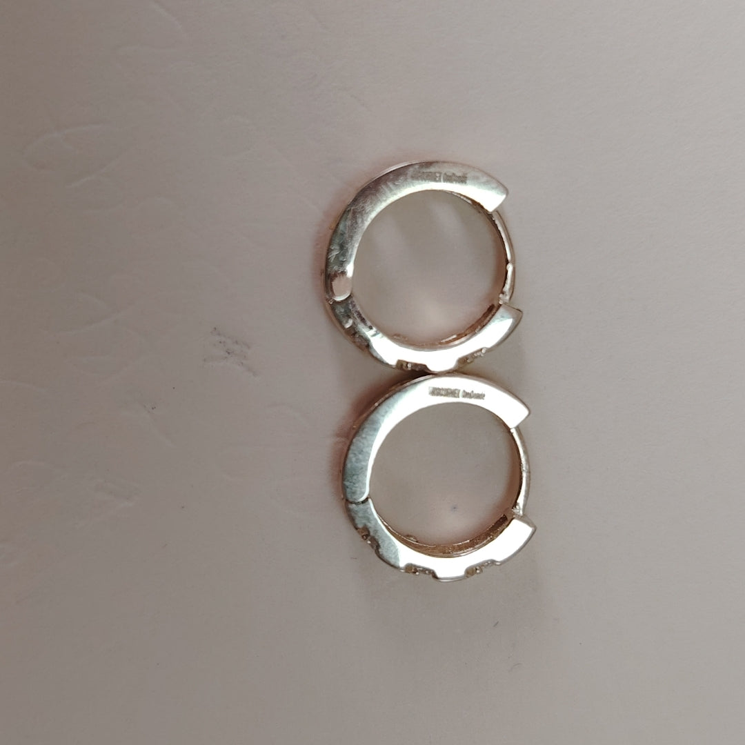 ARETES HUGGIES CON CIRCONIAS 14K 2.3 GR (NUEVO)
