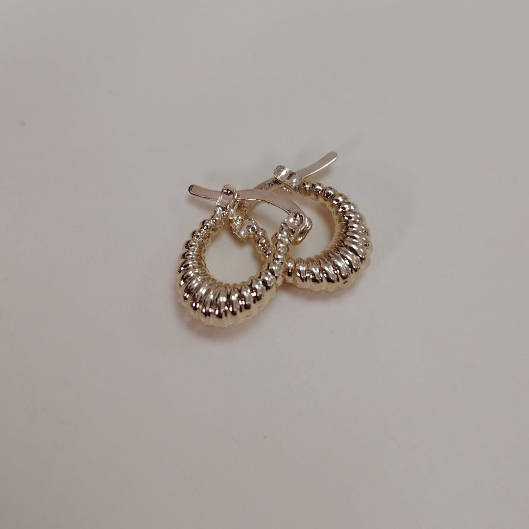 ARETES ARRACADA ESTRIADAS 14K 1.2 GR (NUEVO)