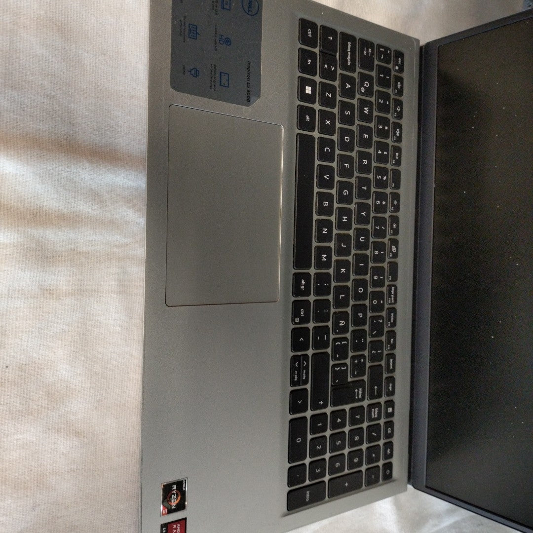 LAPTOP DELL INSPIRON 15 3515 (2022) 256 GB SSD 8 GB RAM (SEMINUEVO)