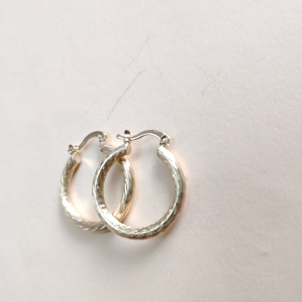 ARETES TEJIDO ARRACADAS ASTRIADAS 14K 2.9 GR (NUEVO)
