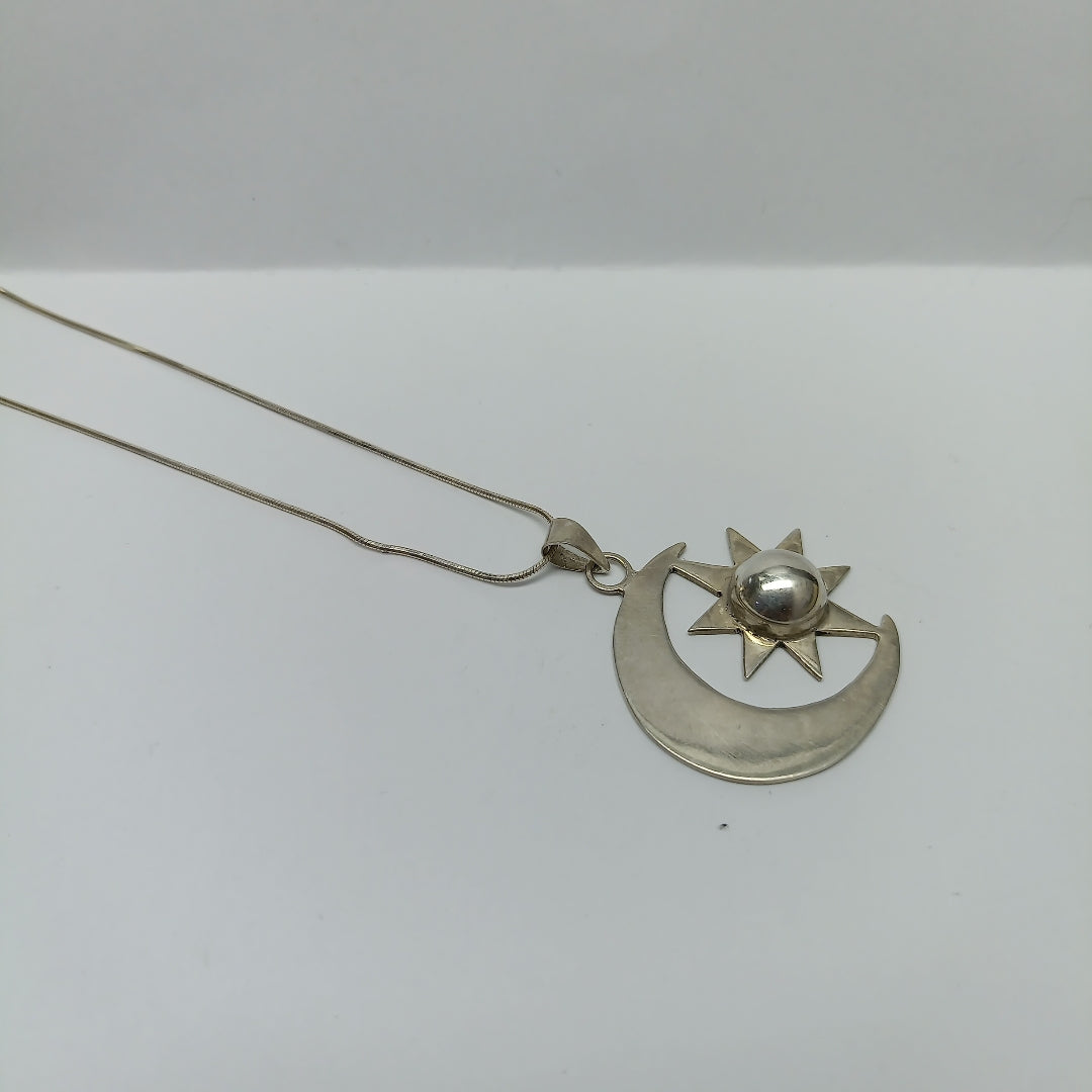 CADENA, DIJE PLATA 8.5 GRMS (SEMINUEVO)