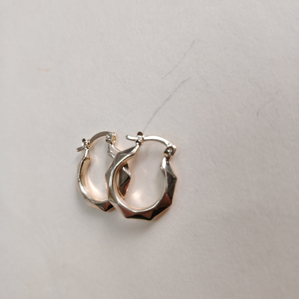 ARETES TEJIDO ARRACADAS FACETADAS 14K 1.7 GR (NUEVO)