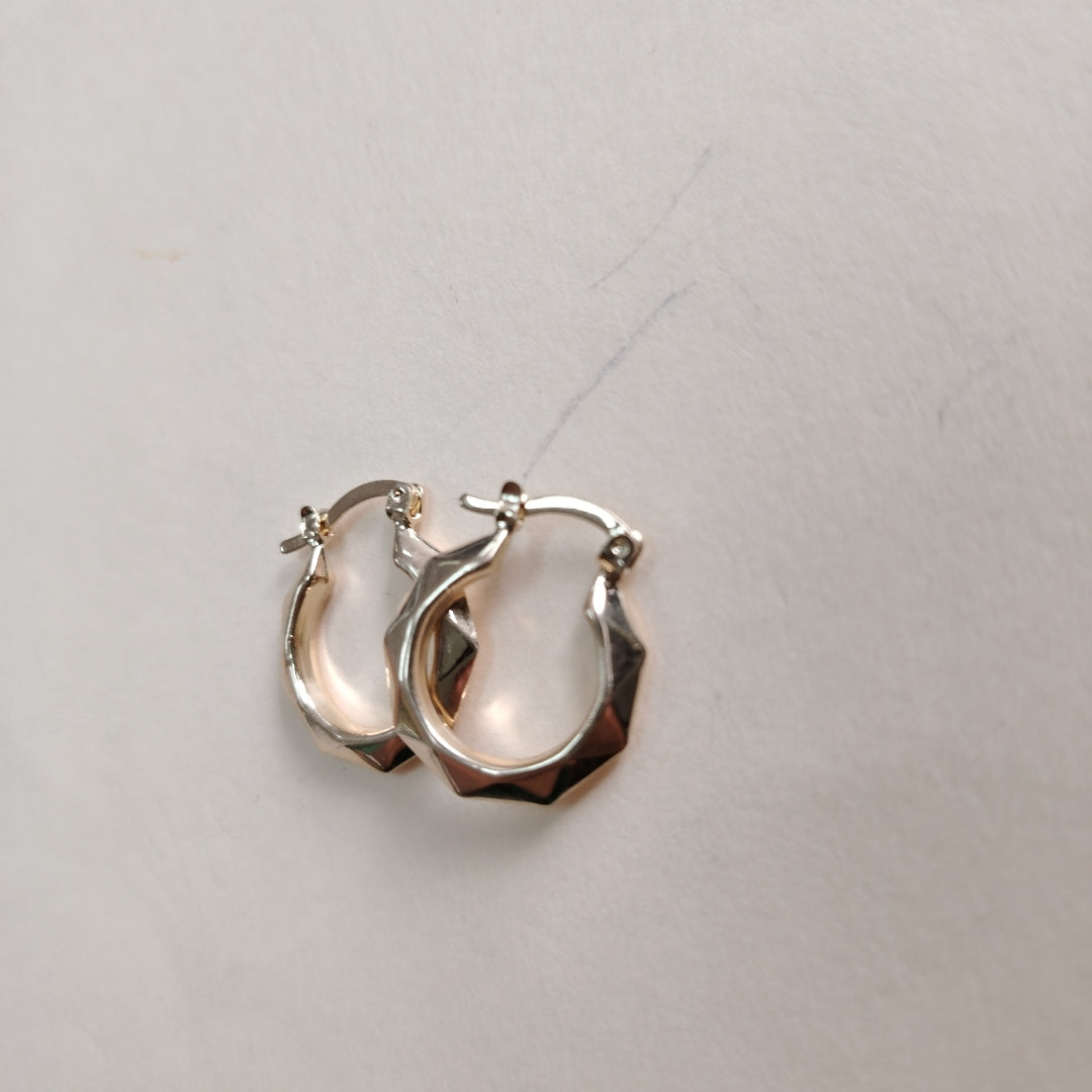 ARETES TEJIDO ARRACADAS FACETADAS 14K 1.7 GR (NUEVO)
