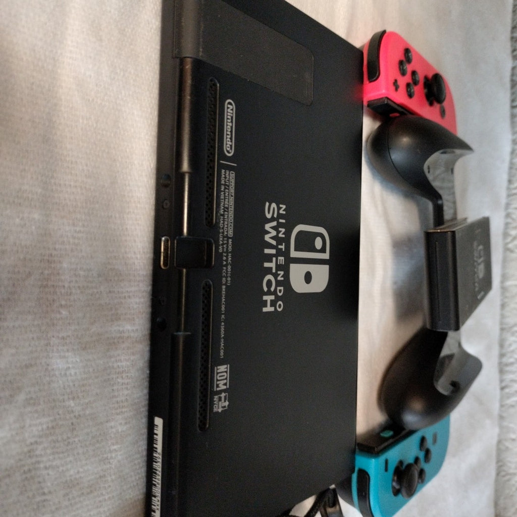 CONSOLA DE VIDEOJUEGO NINTENDO SWITCH 1.1 32 GB (SEMINUEVO)