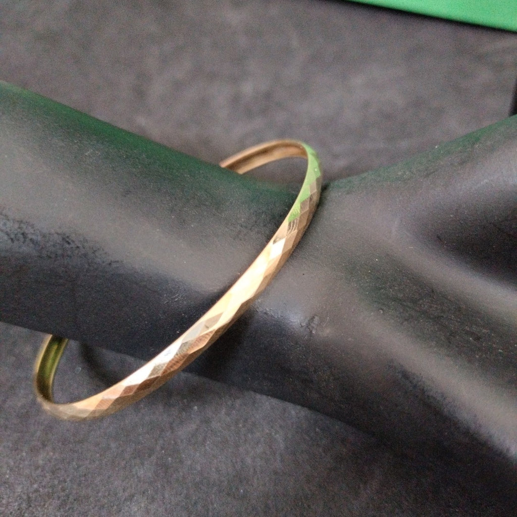 PULSERA RIGIDA ORO 10 K 3.7 GRMS (SEMINUEVO)