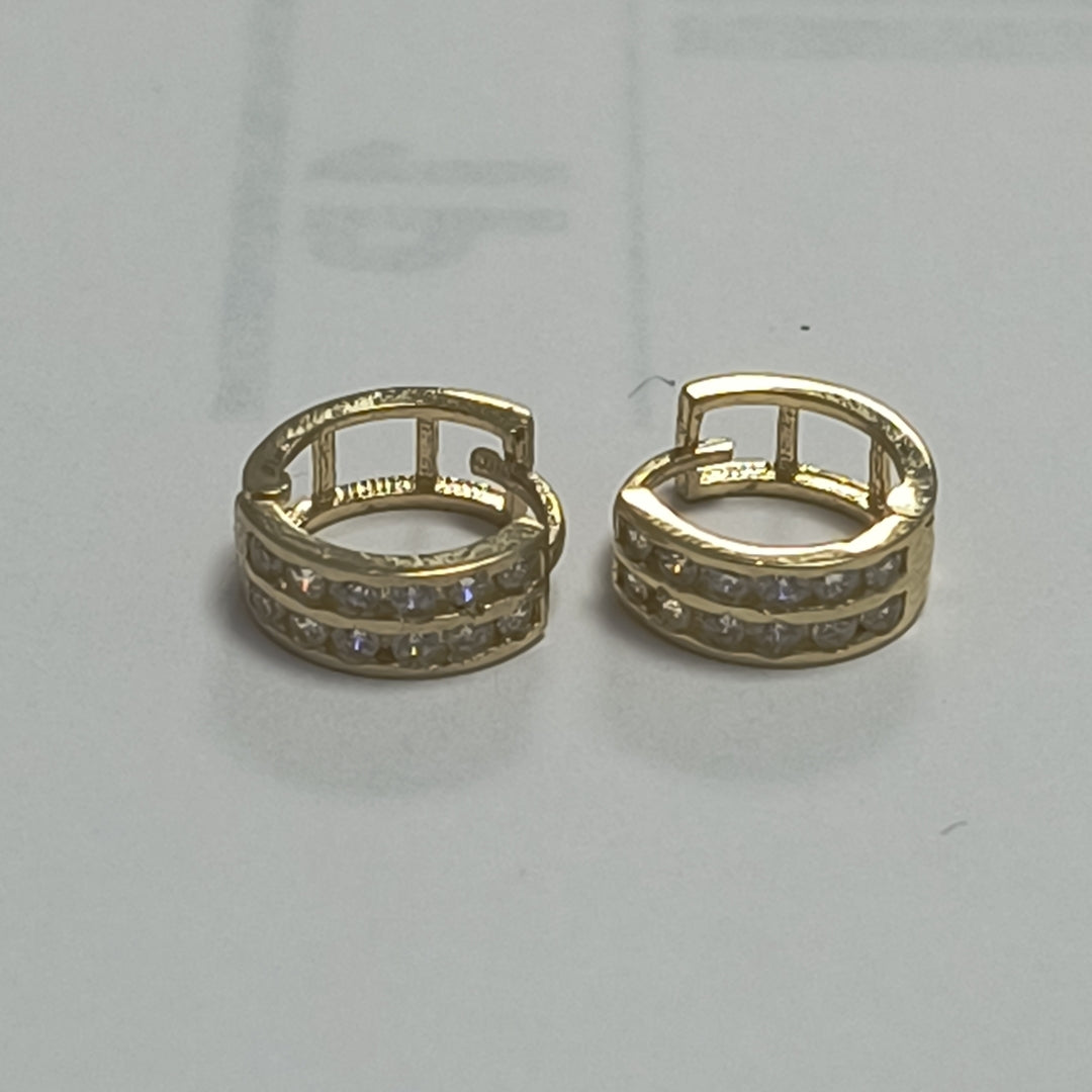 ARETES HUGGIES C CIRCONIAS 14K 1.7 GR (NUEVO)