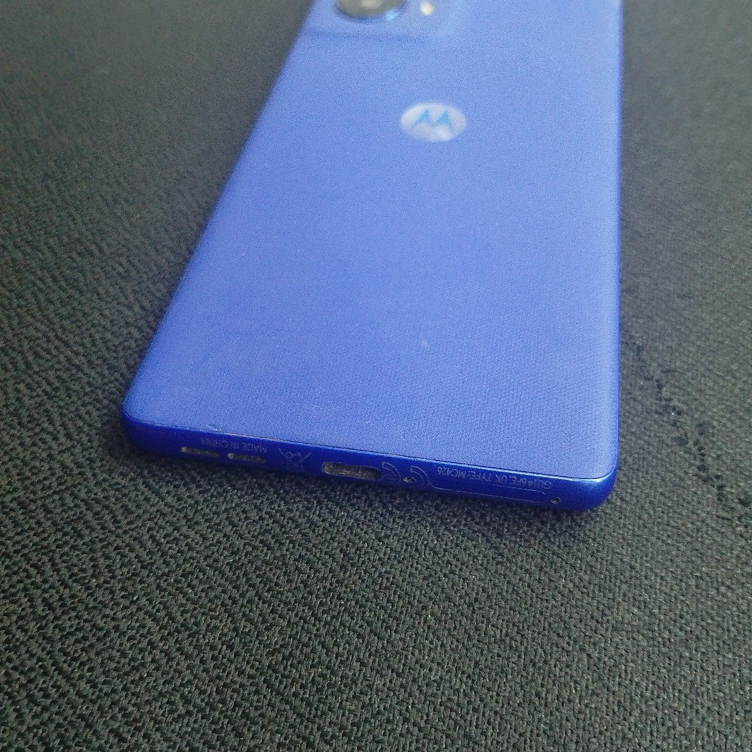 CELULAR MOTOROLA MOTO G85 5G XT2427-2 (2024) 256 GB 12 GB RAM (SEMINUEVO)