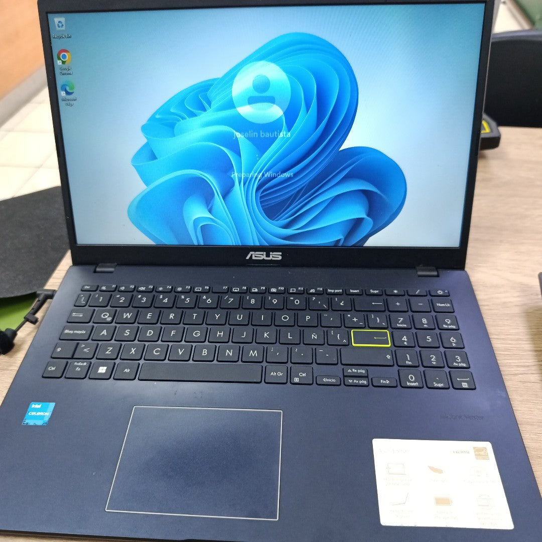 LAPTOP ASUS VIVOBOOK E510KA-BR760W (2024) 128 GB SSD 4 GB RAM (SEMINUEVO)