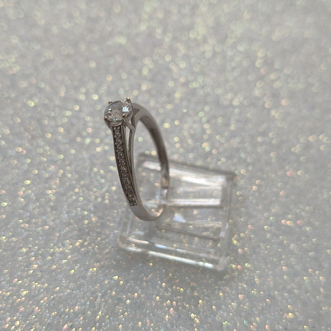 SOLITARIO ORO, ORO BLANCO 14 K 1.9 GRMS (SEMINUEVO)