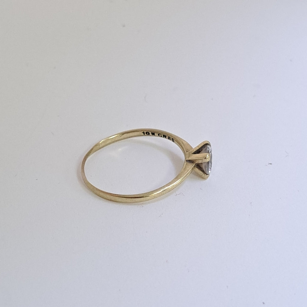 SOLITARIO ORO 10 K 1.7 GRMS (SEMINUEVO)