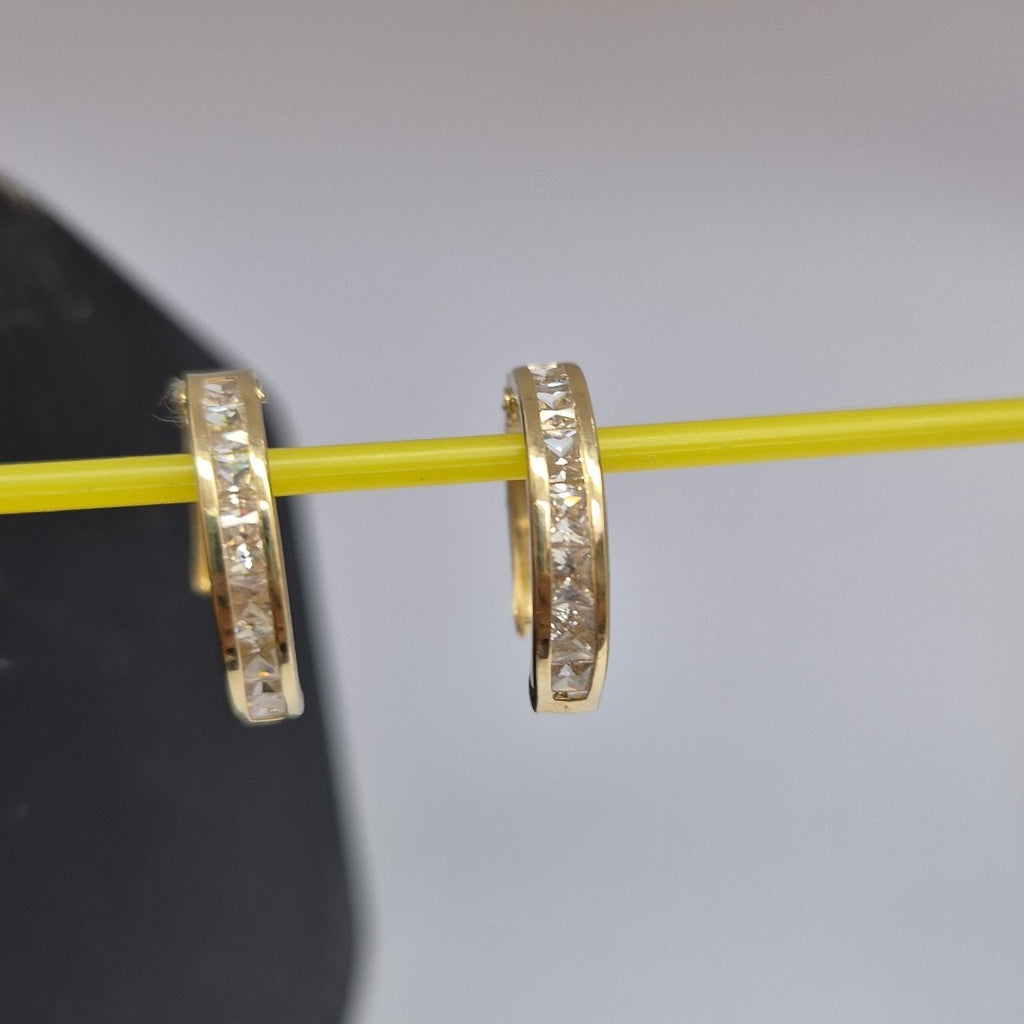 ARETES ARRACADAS C CIRCONIAS 10K 1.3 GR (NUEVO)