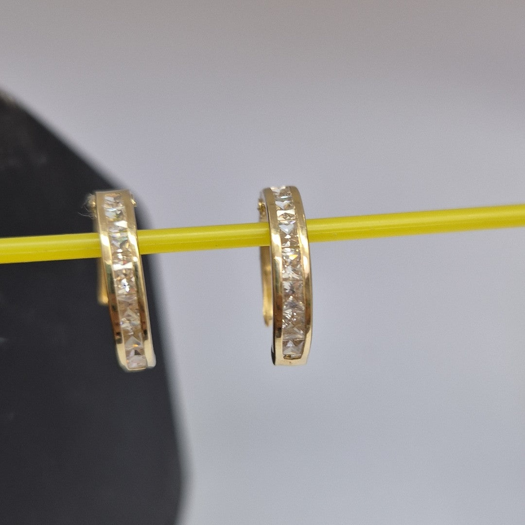 ARETES ARRACADAS C CIRCONIAS 10K 1.3 GR (NUEVO)