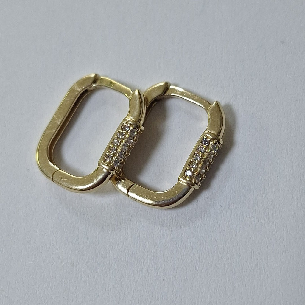 ARETES HUGGIES OVALADA C CIRCONIAS 14K 2.5 GR (NUEVO)