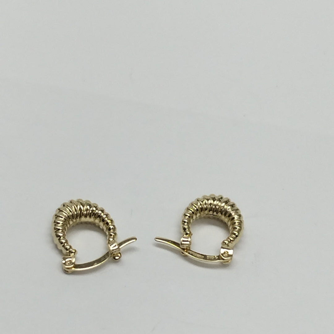 ARETES ARRACADA ESTRIADAS 14K 1.1 GR (NUEVO)