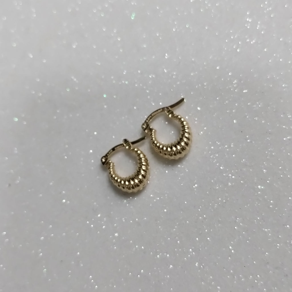ARETES ARRACADA ESTRIADAS 14K 1.2 GR (NUEVO)