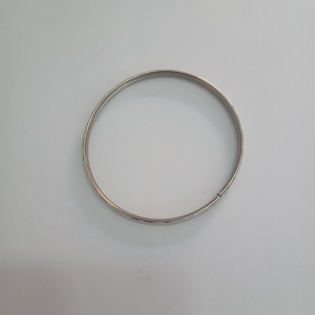 PULSERA RIGIDA PLATA 3.8 GRMS (SEMINUEVO)