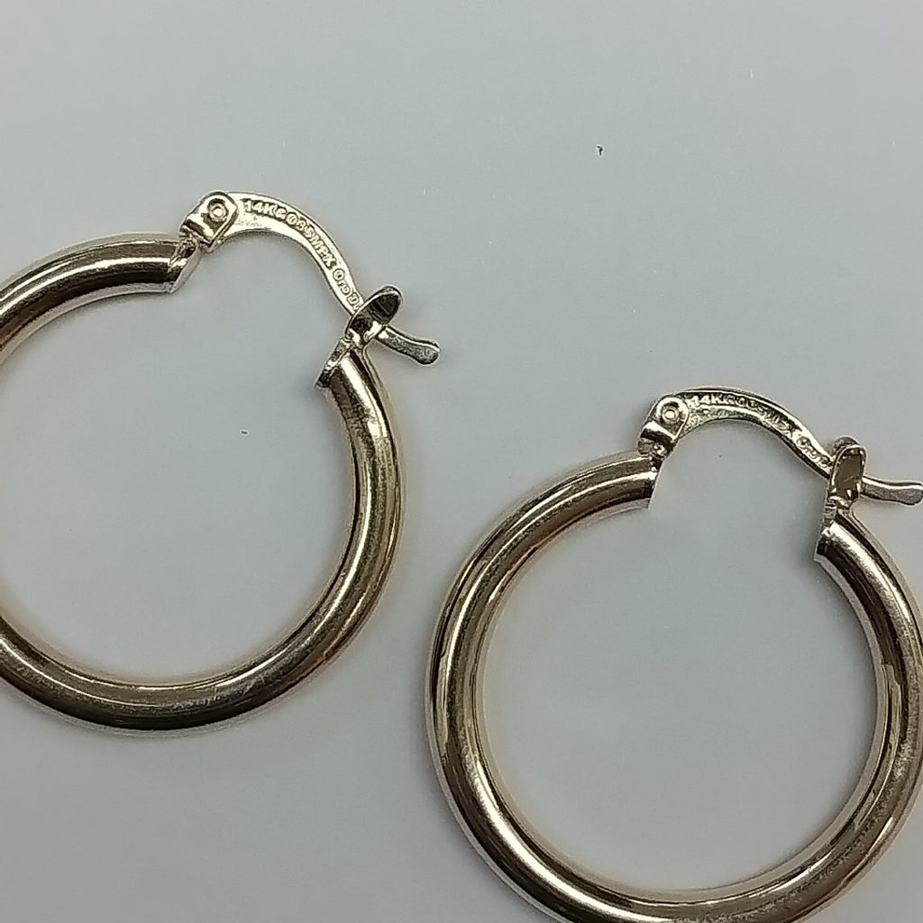 ARETES TEJIDO ARRACADAS LISAS HUECAS 14K 2.1 GR (NUEVO)
