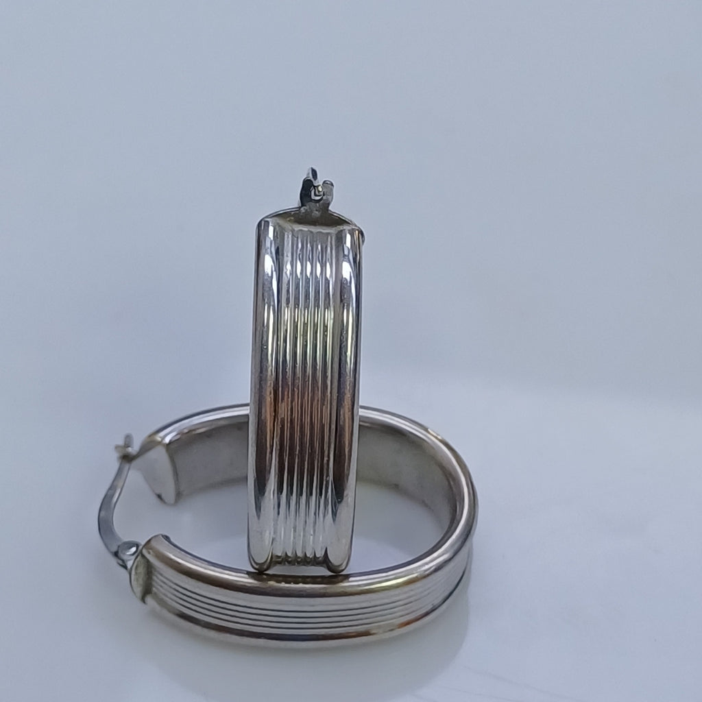 ARETES PAR ORO BLANCO 14 K 4.6 GRMS (SEMINUEVO)