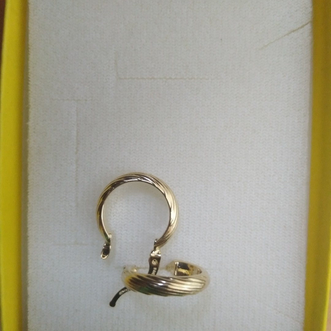 ARETES ARRACADA ASTRIADA 14K 1.6 GR (NUEVO)