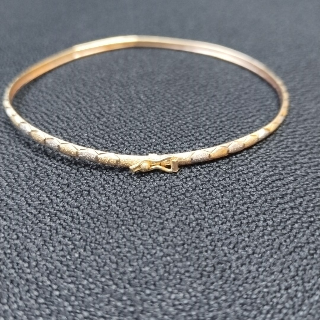 PULSERA RIGIDA ORO 14 K 2.9 GRMS (SEMINUEVO)