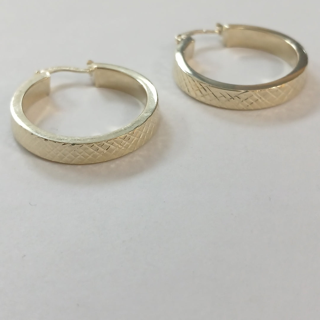 ARETES TEJIDO ARRACADAS FACETADAS 14K 2.8 GR (NUEVO)
