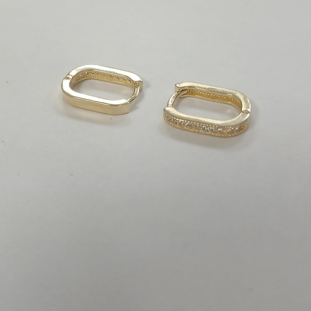 ARETES HUGGIES OVALADA C CIRCONIAS 14K 2.4 GR (NUEVO)