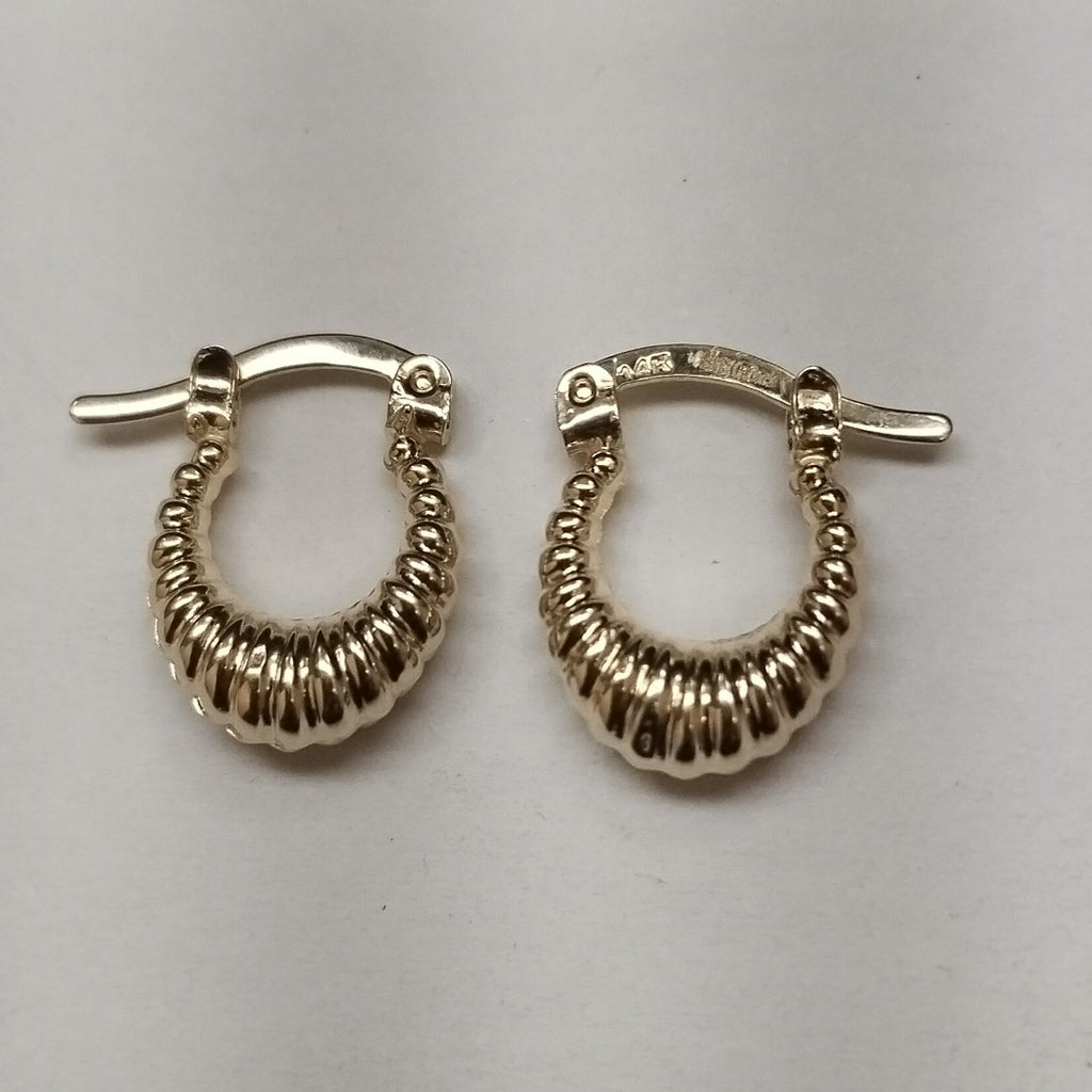 ARETES ARRACADA ESTRIADAS 14K 1.1 GR (NUEVO)