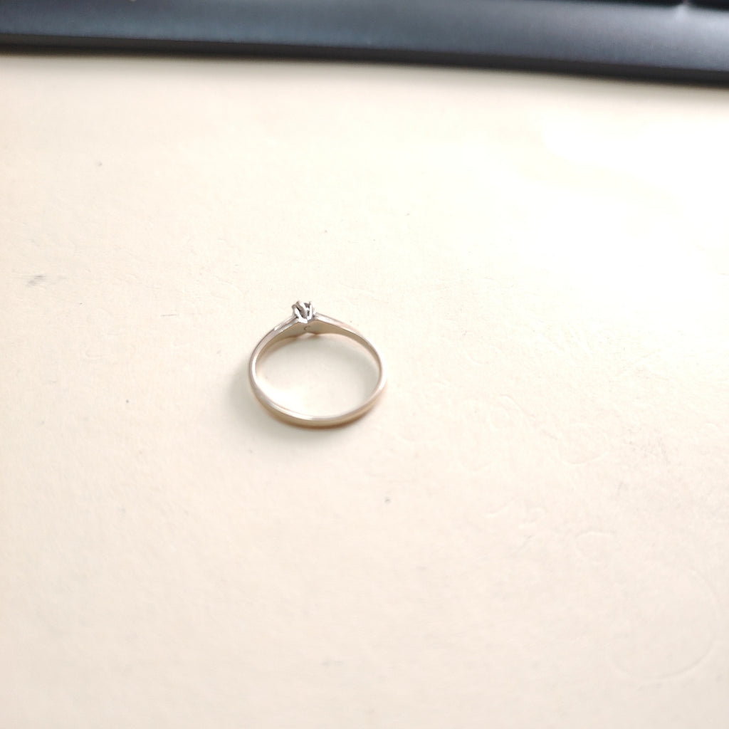 SOLITARIO ORO 14 K 1.3 GRMS (SEMINUEVO)