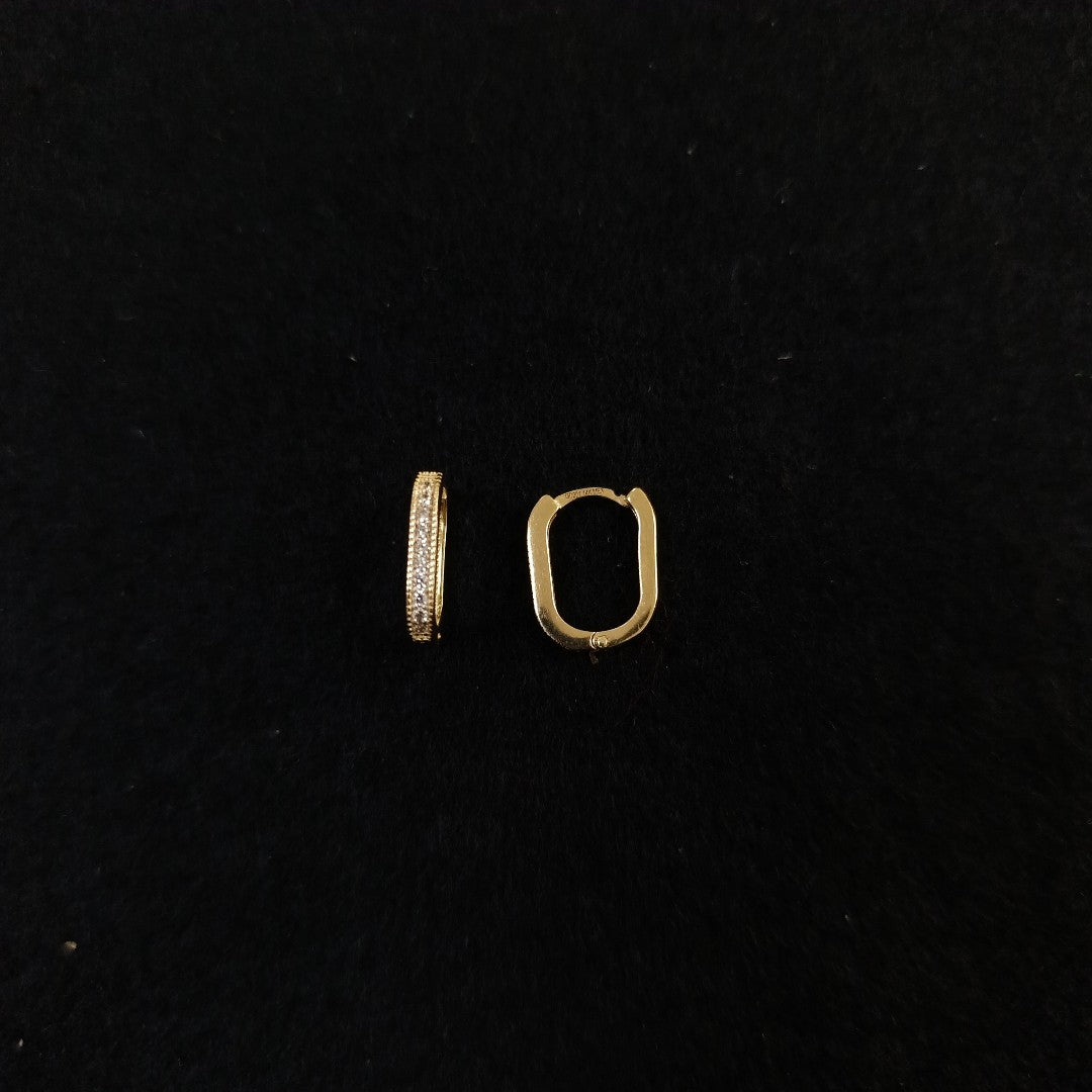 ARETES HUGGIES OVALADA C CIRCONIAS 14K 2.4 GR (NUEVO)