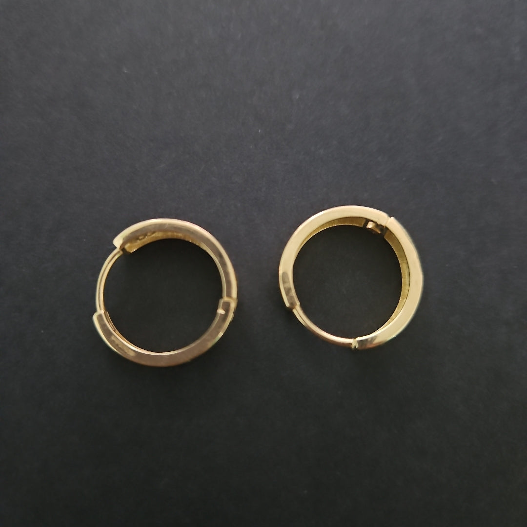 ARETES TEJIDO HUGGIES CON CIRCONIAS 14K 3 GR (NUEVO)