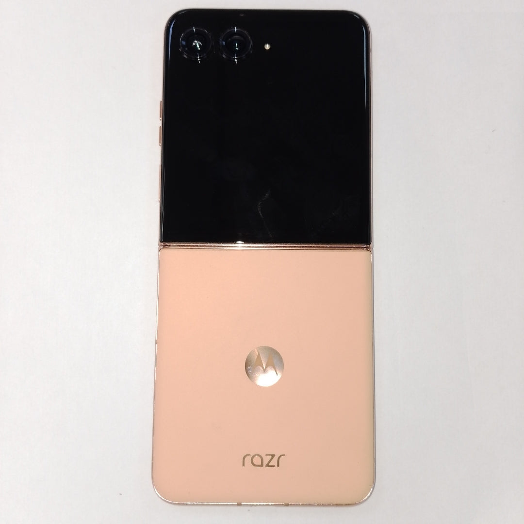 CELULAR MOTOROLA RAZR 50 ULTRA XT2451-3 (2024) 512 GB 12 GB RAM (SEMINUEVO)