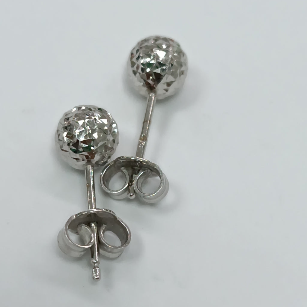 ARETES PAR ORO BLANCO 14 K 0,90 GRMS (SEMINUEVO)