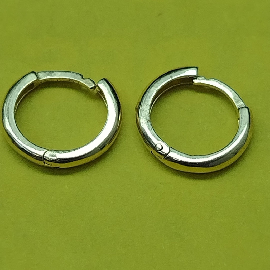 ARETES HUGGIES LISAS 14K 1.4 GR (NUEVO)