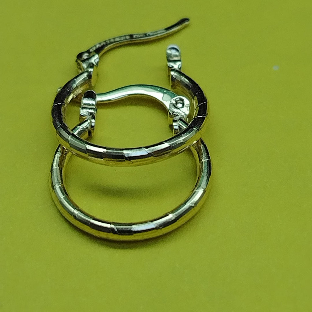 ARETES ARRACADAS ESTRIADAS 14K 1.4 GR (NUEVO)