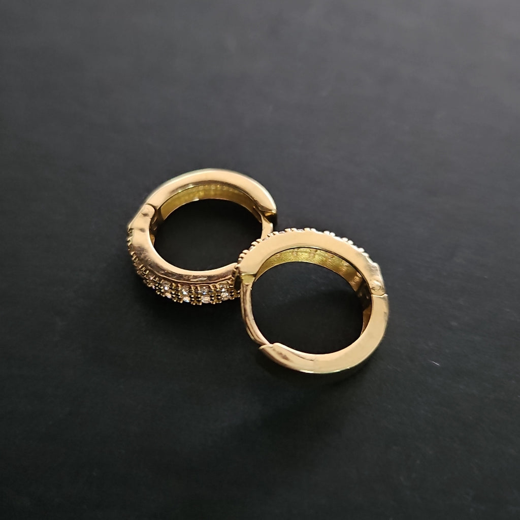 ARETES HUGGIES C CIRCONIA 14K 1.8 GR (NUEVO)