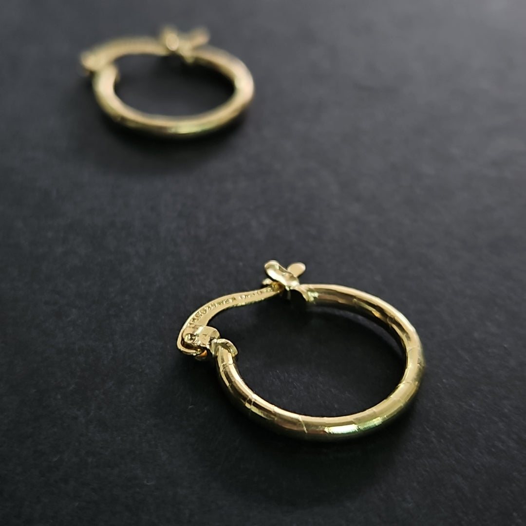 ARETES ARRACADAS ESTRIADAS 14K 1.4 GR (NUEVO)