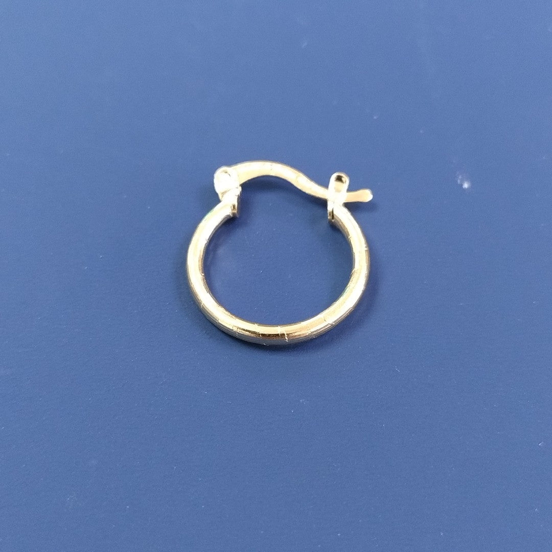 ARETES ARRACADAS ESTRIADAS 14K 1.4 GR (NUEVO)