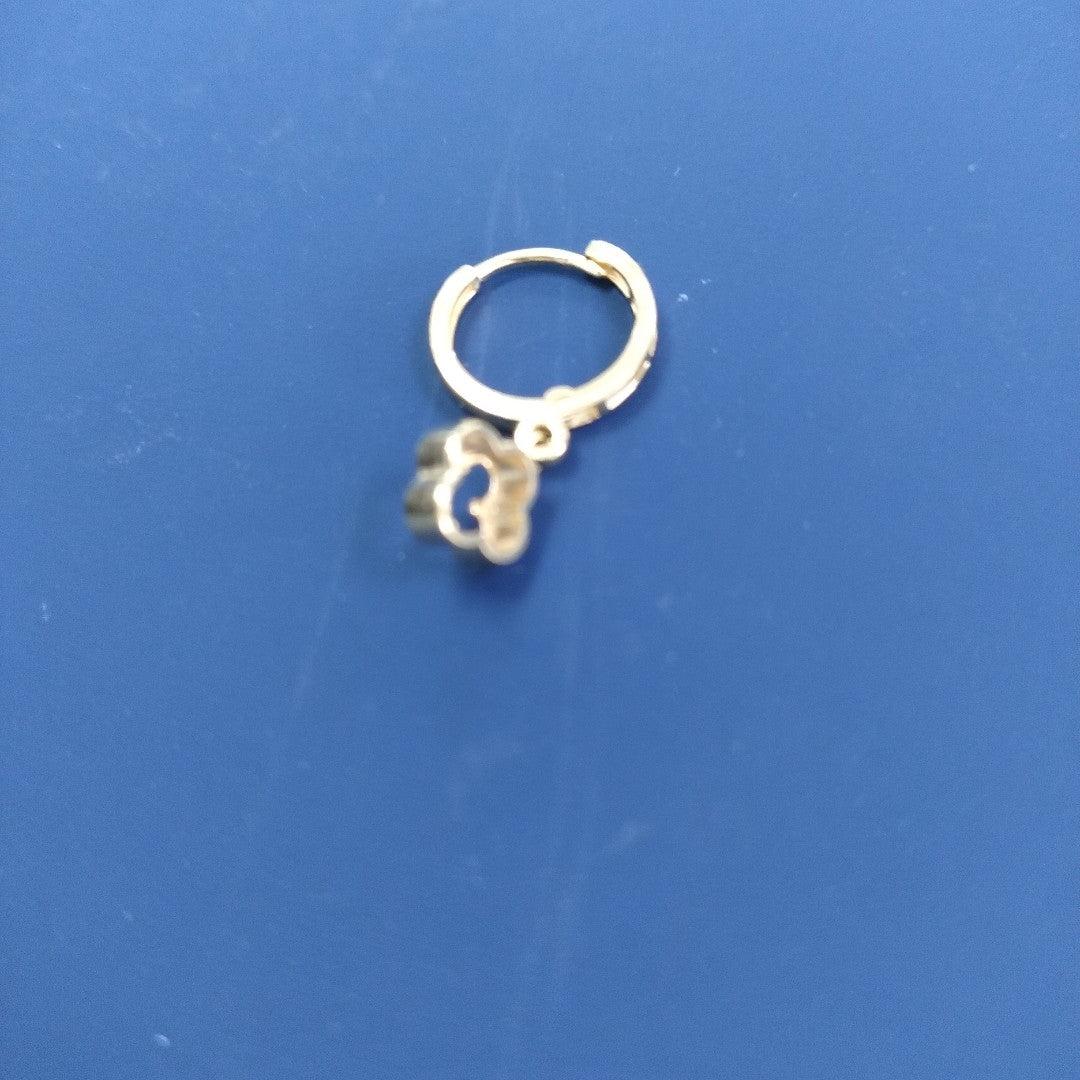 ARETES ARRACADAS CON DIJE 14K 2.4 GR (NUEVO)