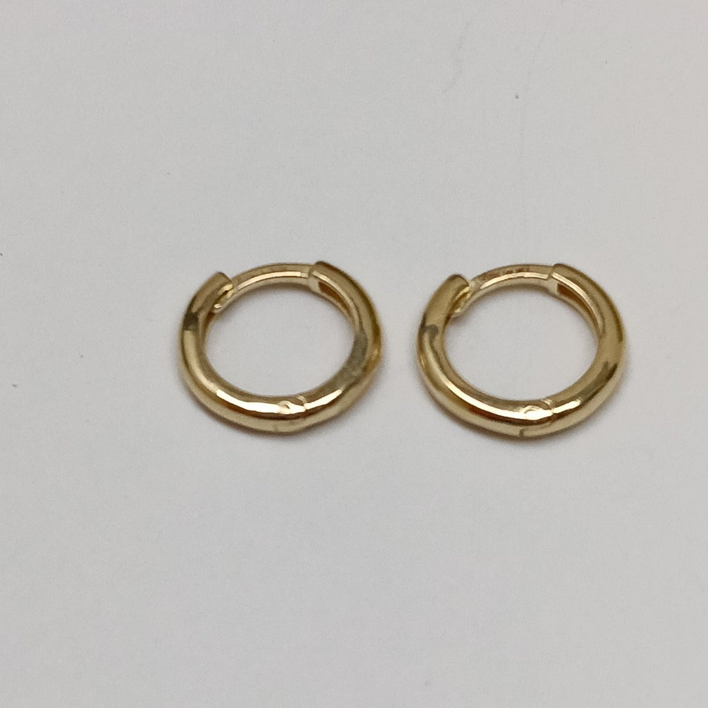 ARETES HUGGIES LISAS 14K 1.4 GR (NUEVO)