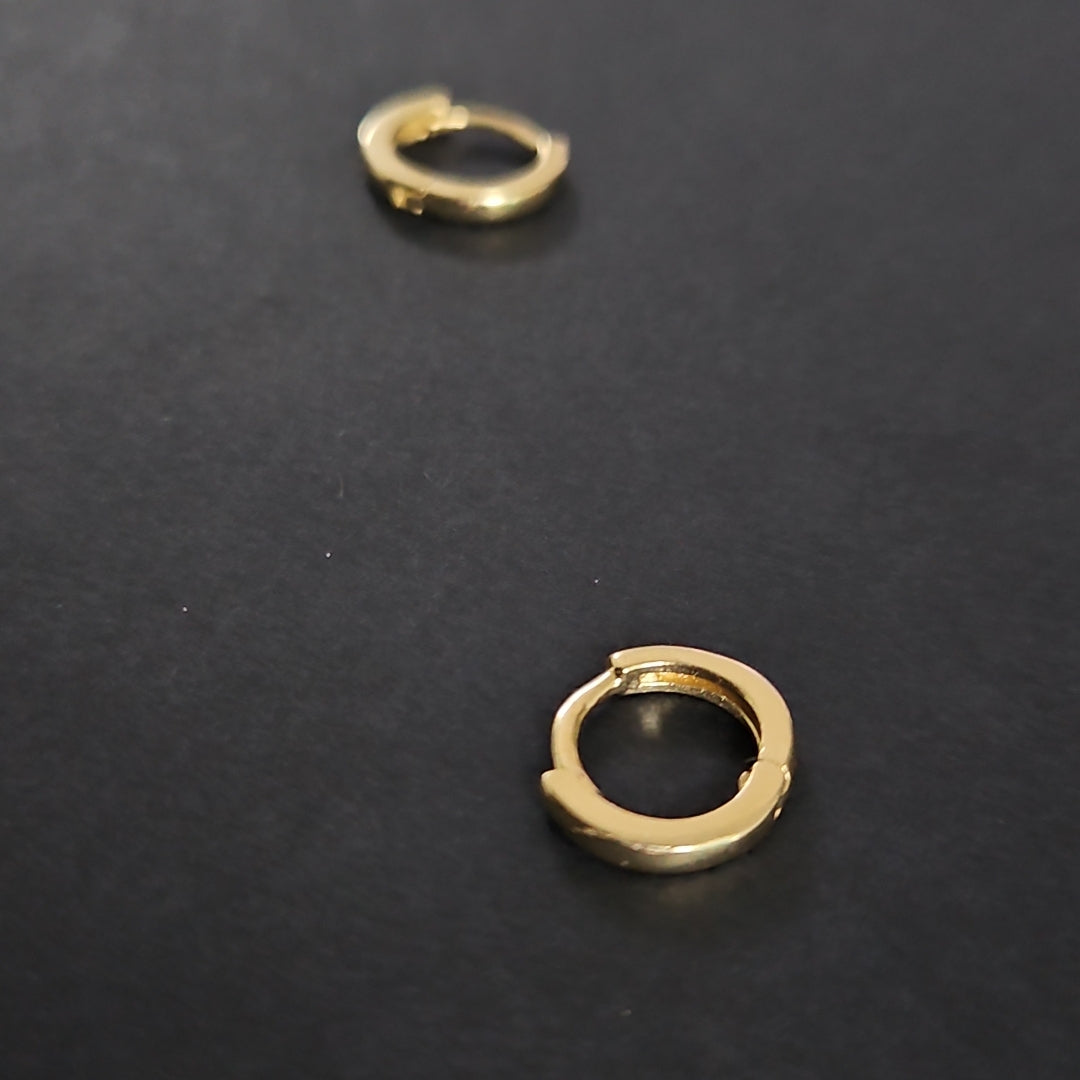 ARETES HUGGIE 14K 1.3 GR (NUEVO)