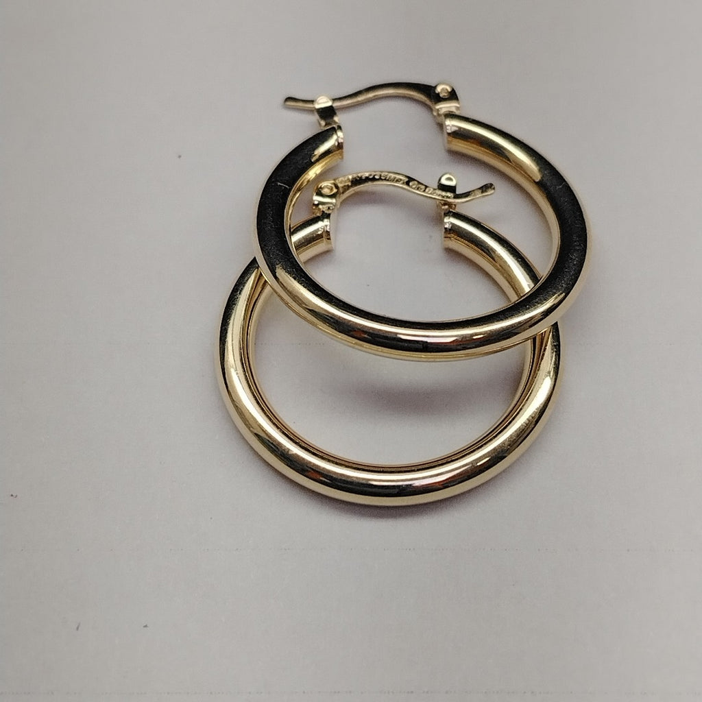 ARETES TEJIDO ARRACADAS LISAS HUECAS 14K 2.1 GR (NUEVO)