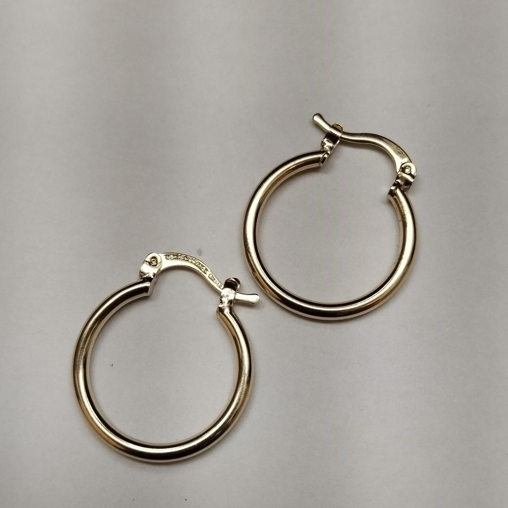 ARETES TEJIDO ARRACADAS LISAS 14K 1.1 GR (NUEVO)