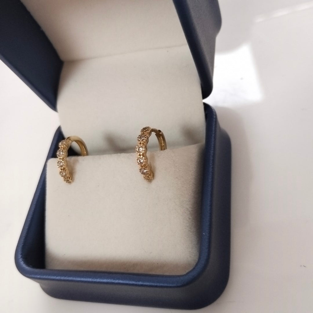 ARETES HUGGIES C CIRCONIAS 14K 2 GR (NUEVO)