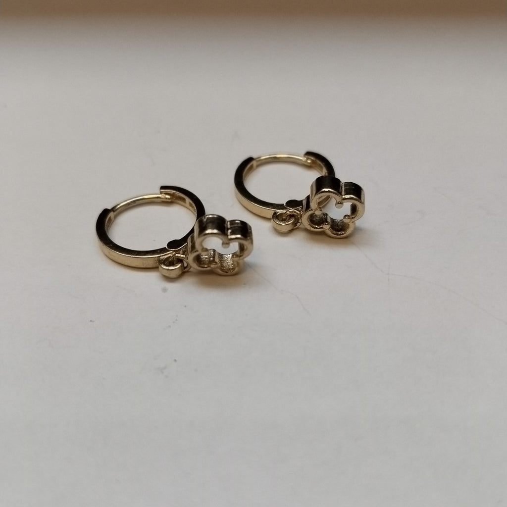 ARETES ARRACADAS CON DIJE 14K 2.4 GR (NUEVO)