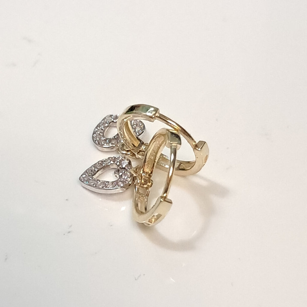 ARETES HUGGIES CON DIJE CORAZON Y CIRCONIAS 14K 2.2 GR (NUEVO)